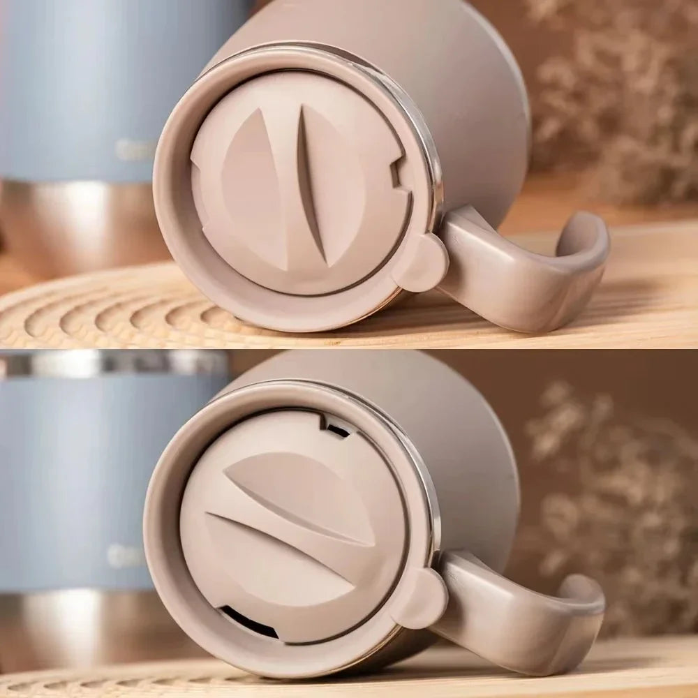 Dessous d’un couvercle de mug isotherme avec son joint d’étanchéité